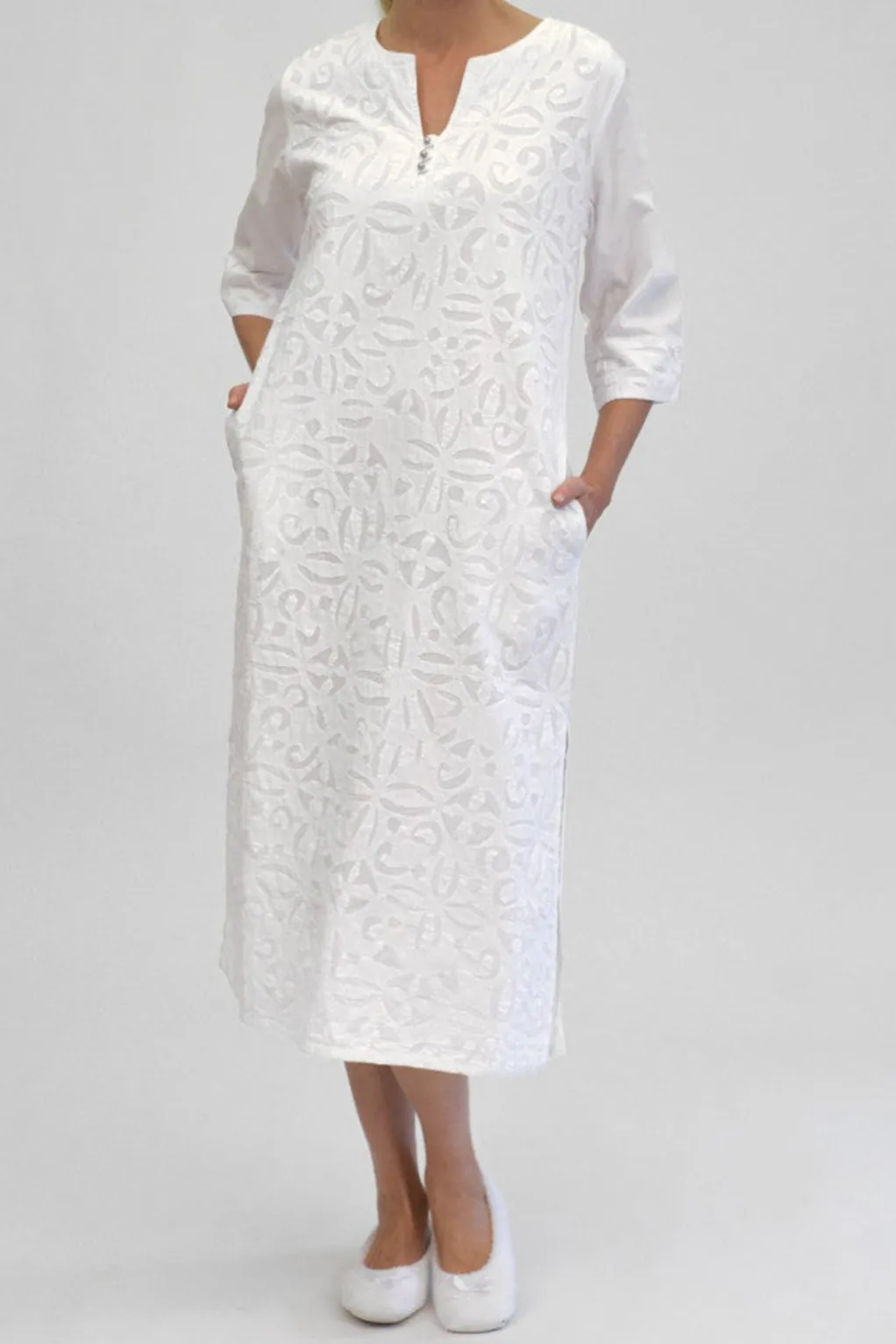 La Cera™ La Cera Bell Sleeve Applique Caftan