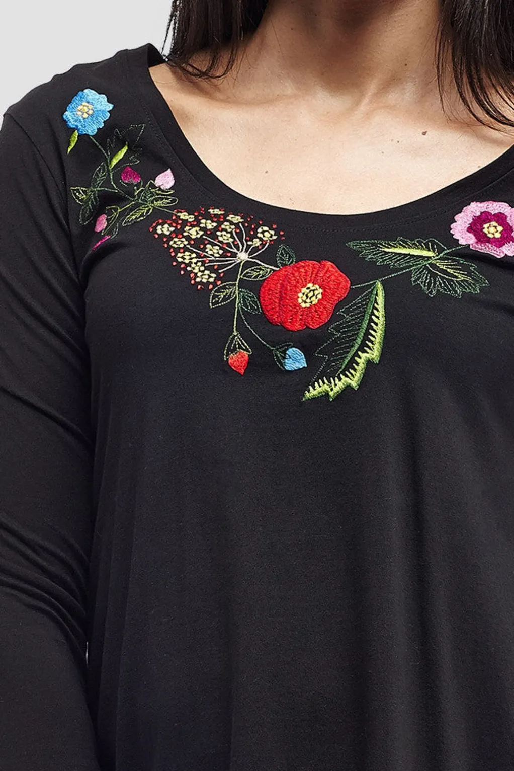 La Cera™ La Cera Floral Embroidered Top