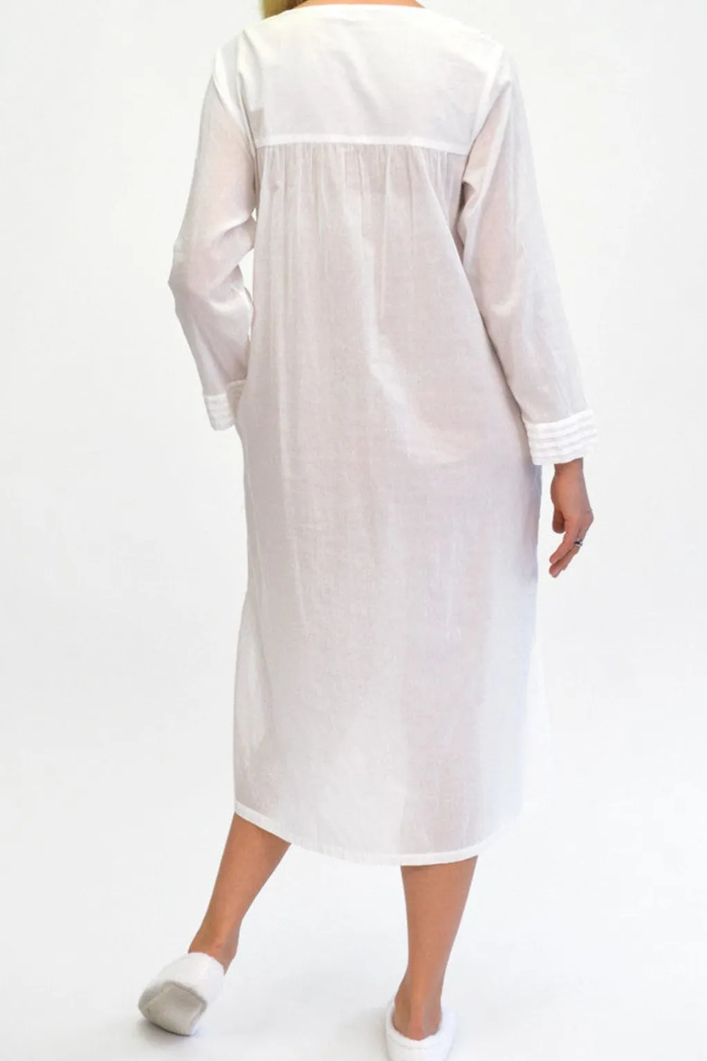 La Cera™ La Cera Long Sleeve White Embroidered Gown