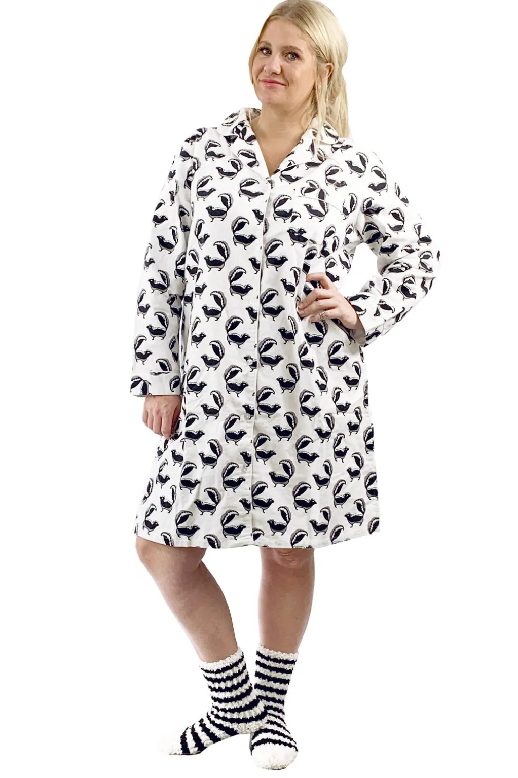 La Cera™ Plus Size Whimsical Skunk Flannel Night Shirt